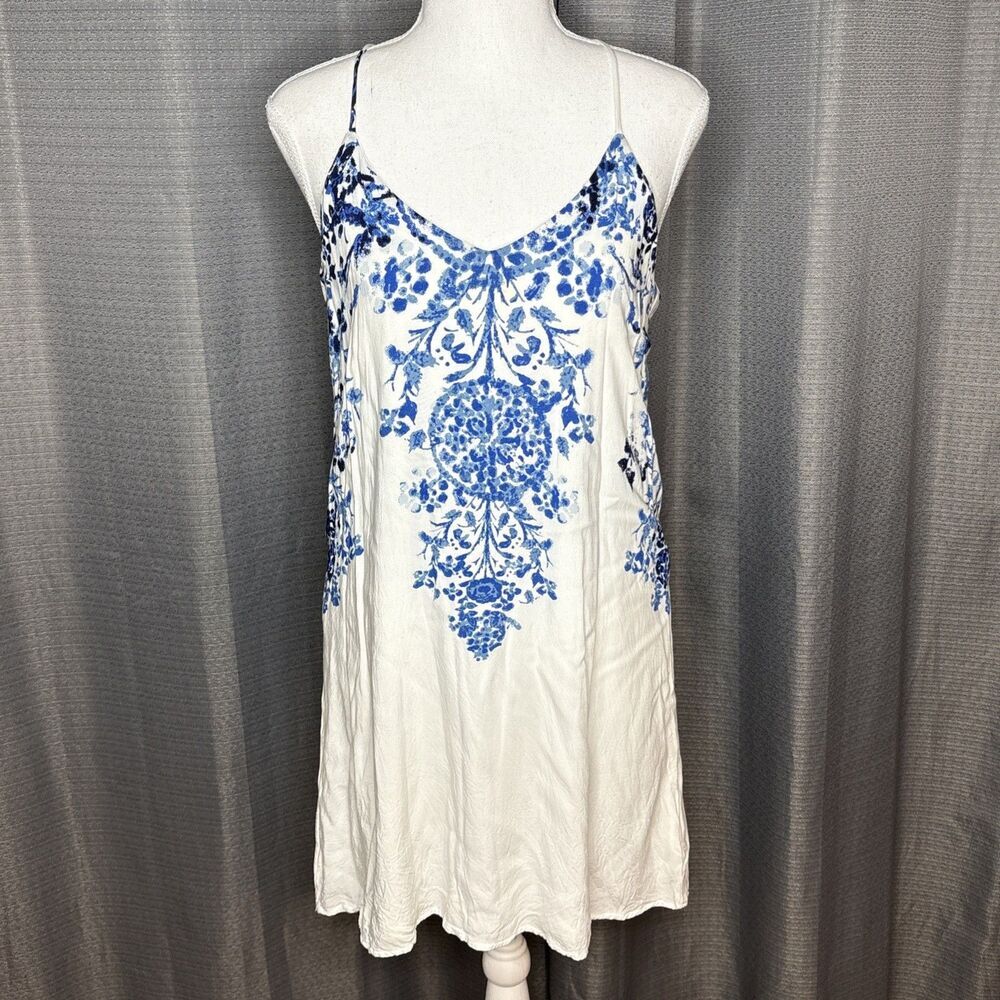 Xhilaration White & Blue Floral Print Lined Sleeveless Shift Dress Medium